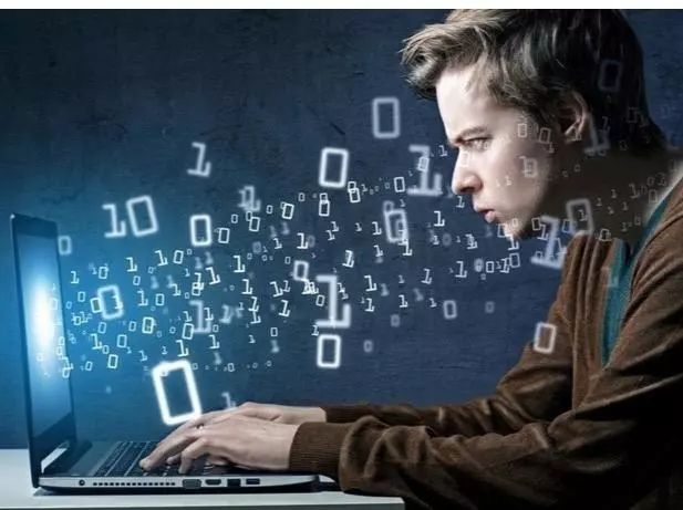 美國程序員當雇傭兵，俄羅斯程序員當黑客，而中國程序員專心掙錢