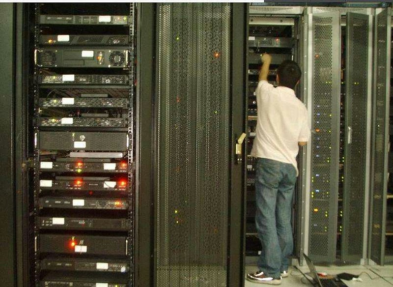 it運維_移動 it運維_it專業(yè)linux系統(tǒng)網(wǎng)絡(luò)運維講師個人介紹