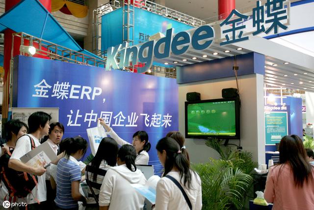 騰訊、華為為何都用IT技術外包？畢業生求職，IT外包公司值得去嗎